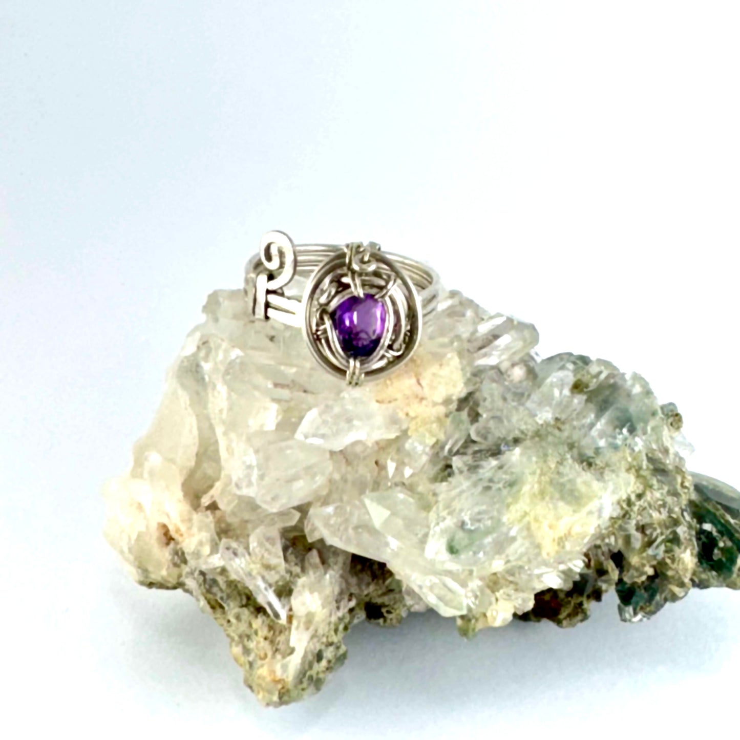 Anillo de amatista en plata 950