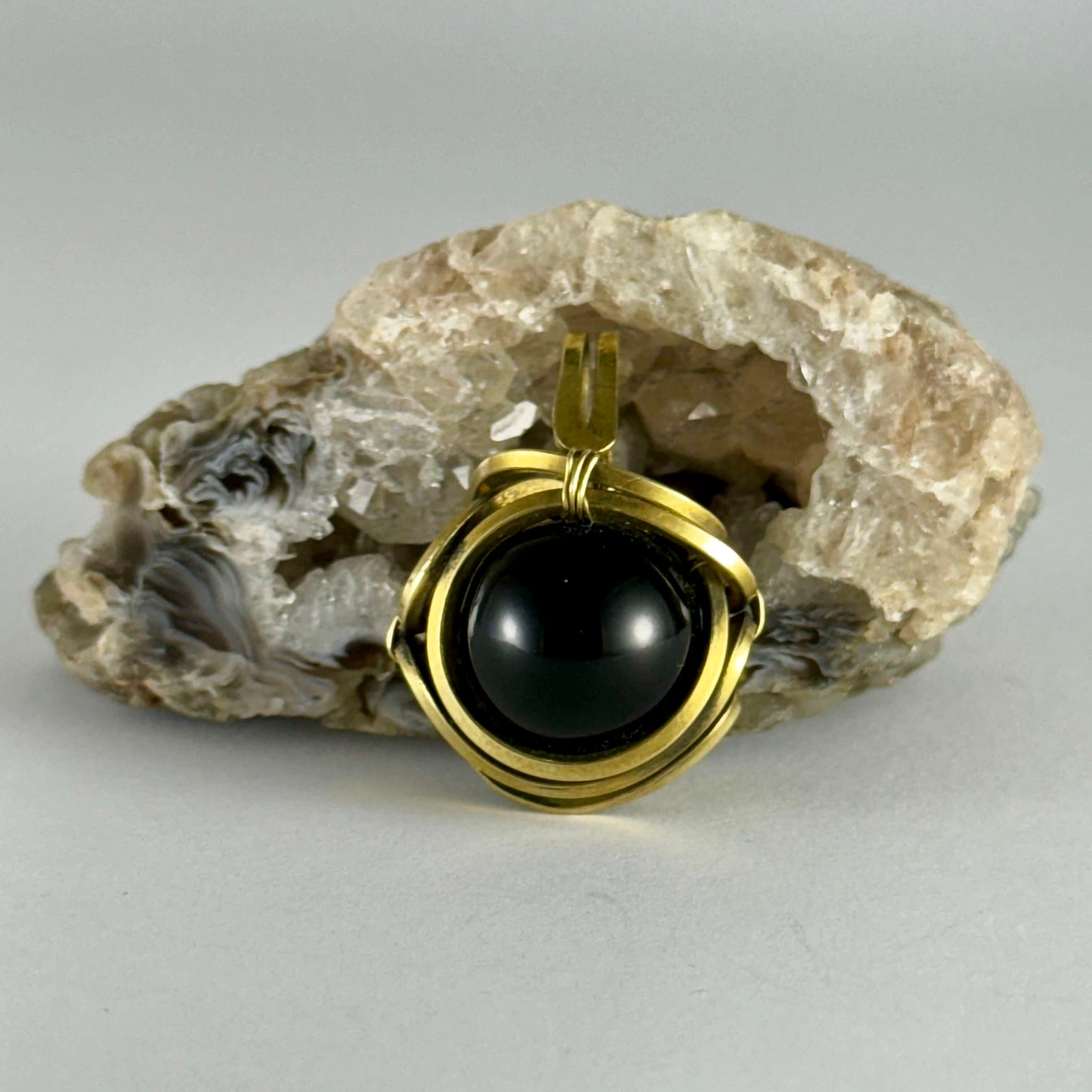 Dije de obsidiana negra
