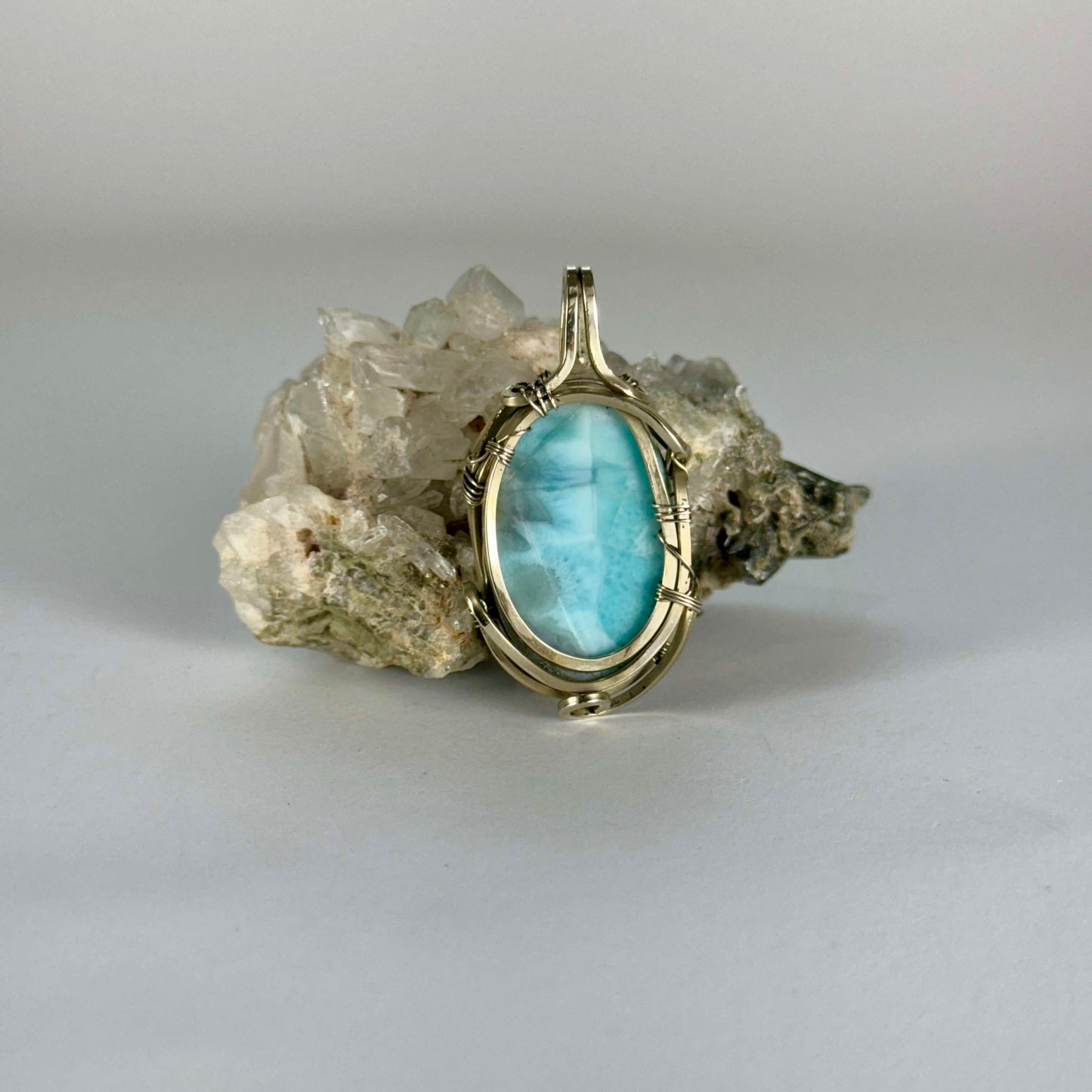 Dije de Larimar ovalado