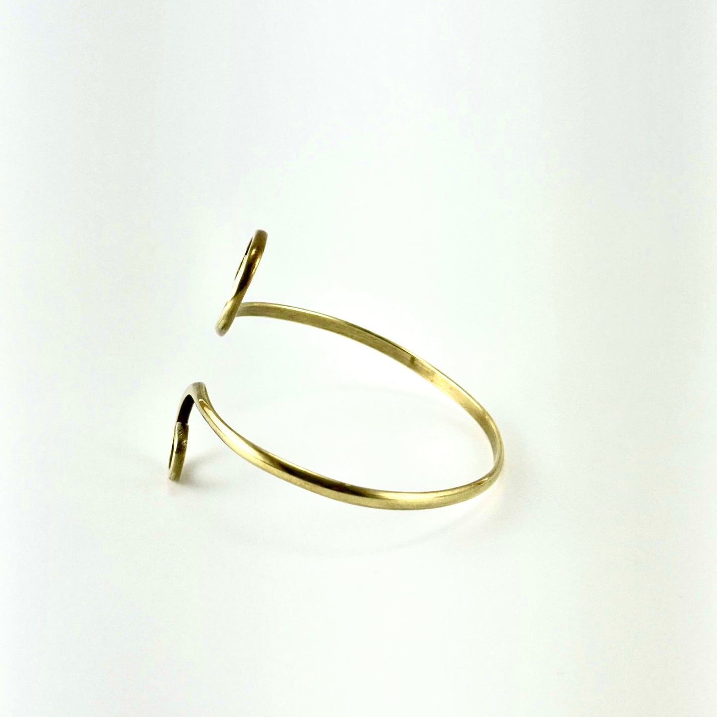 Pulsera de latón sencilla