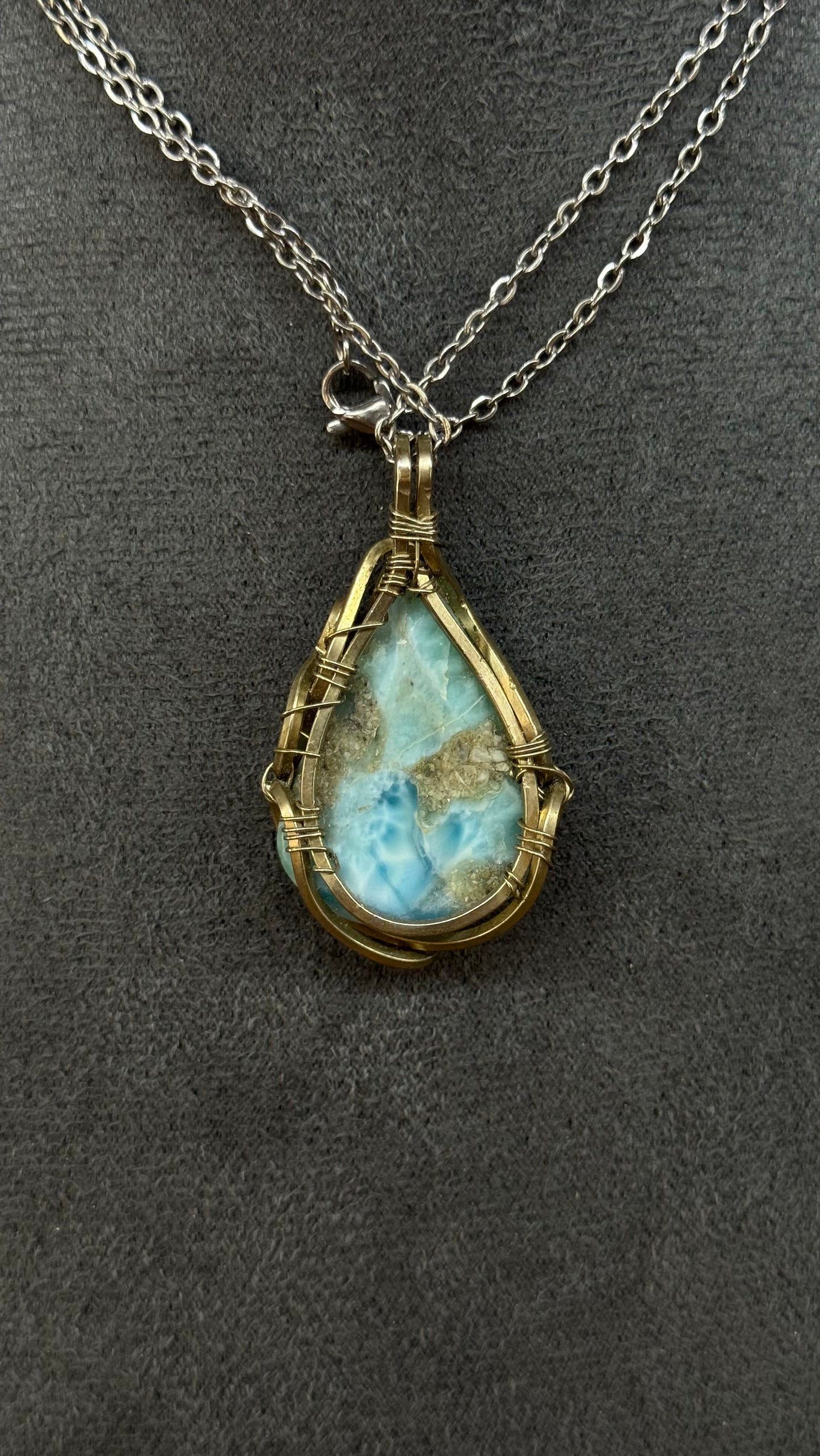 Colgante de Larimar en forma de gota