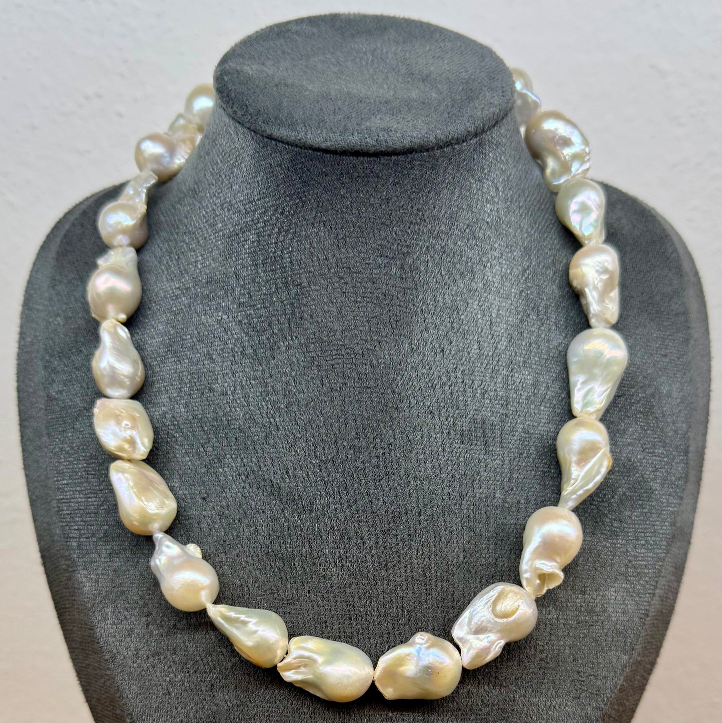 Collar de Perlas Barrocas