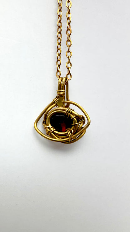 Dije de Ópalo negro Etíope. Latón wire wrap
