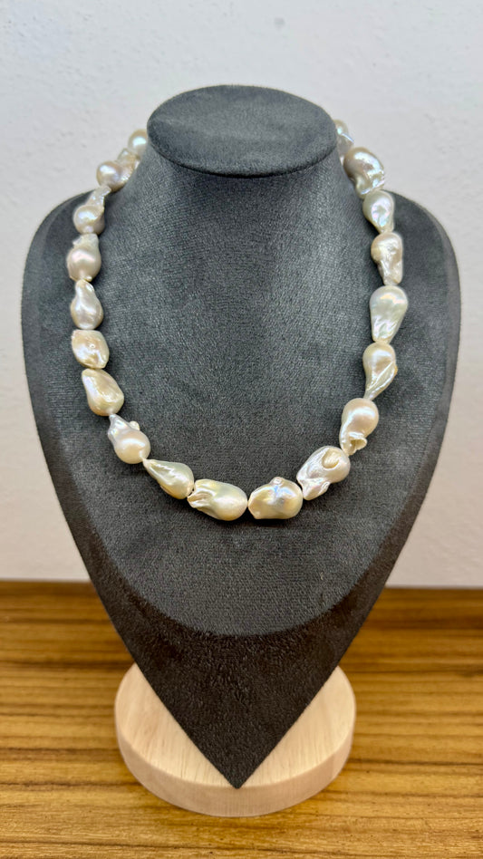 Collar de Perlas Barrocas