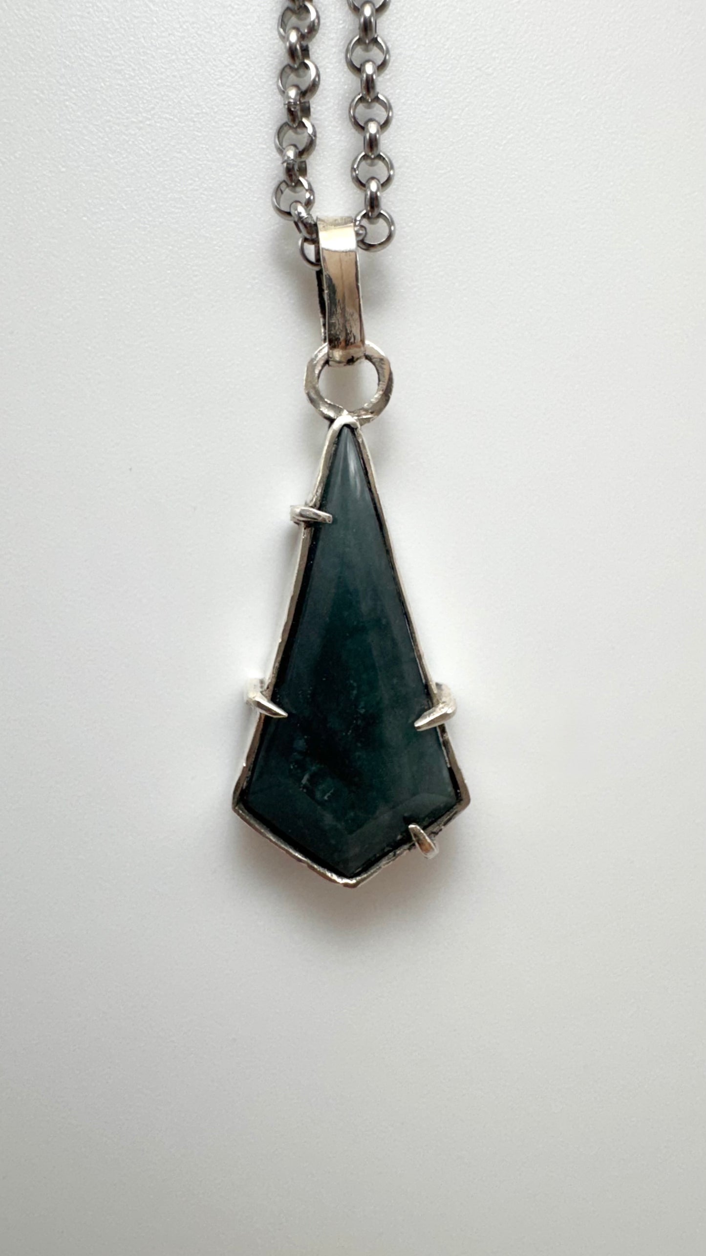 Dije de Jadeíta Azul en Plata