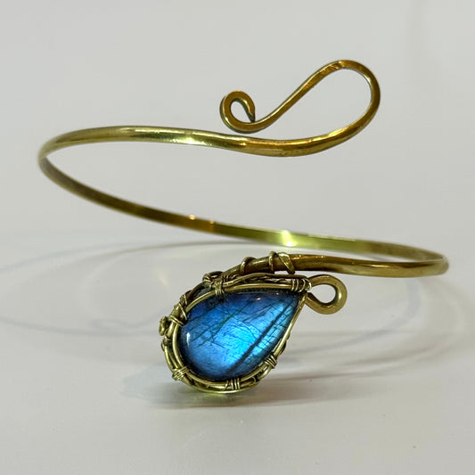 Brazalete de brazo. Labradorita azul