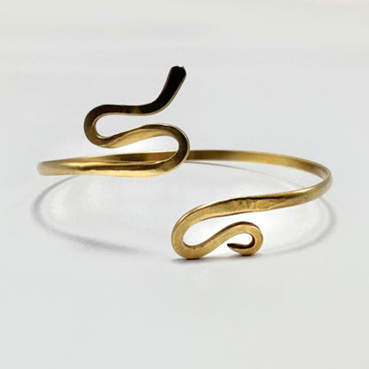 Pulseras de latón ajustables