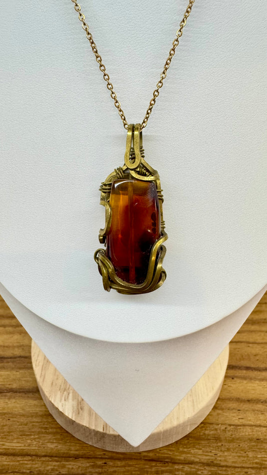 Colgante rectangular de ámbar rojo