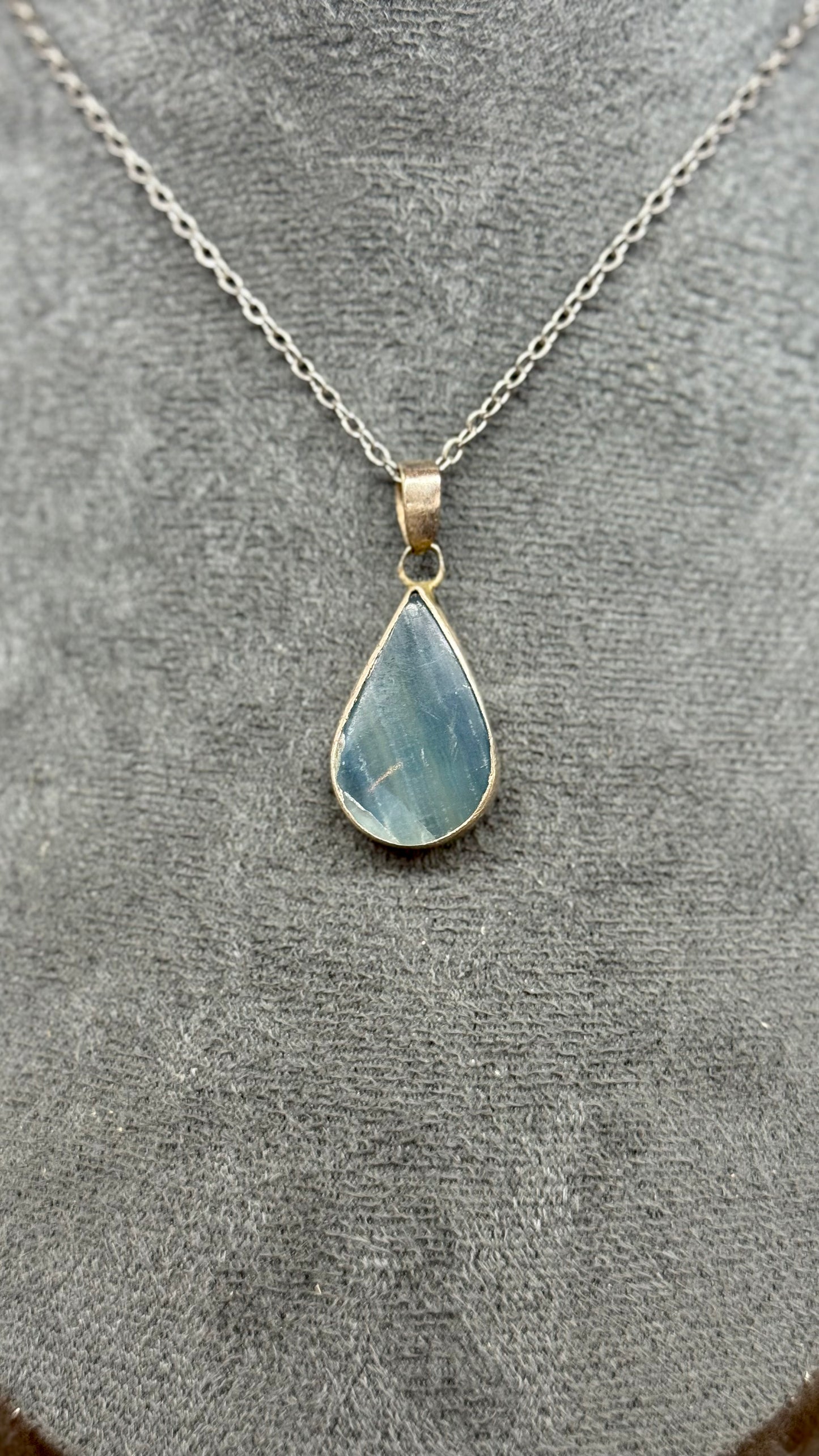 Colgante de Ónix cielo en plata 950