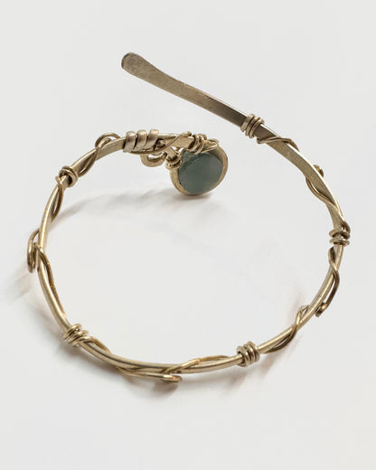 Pulseira de jade azul redonda. Alpaca