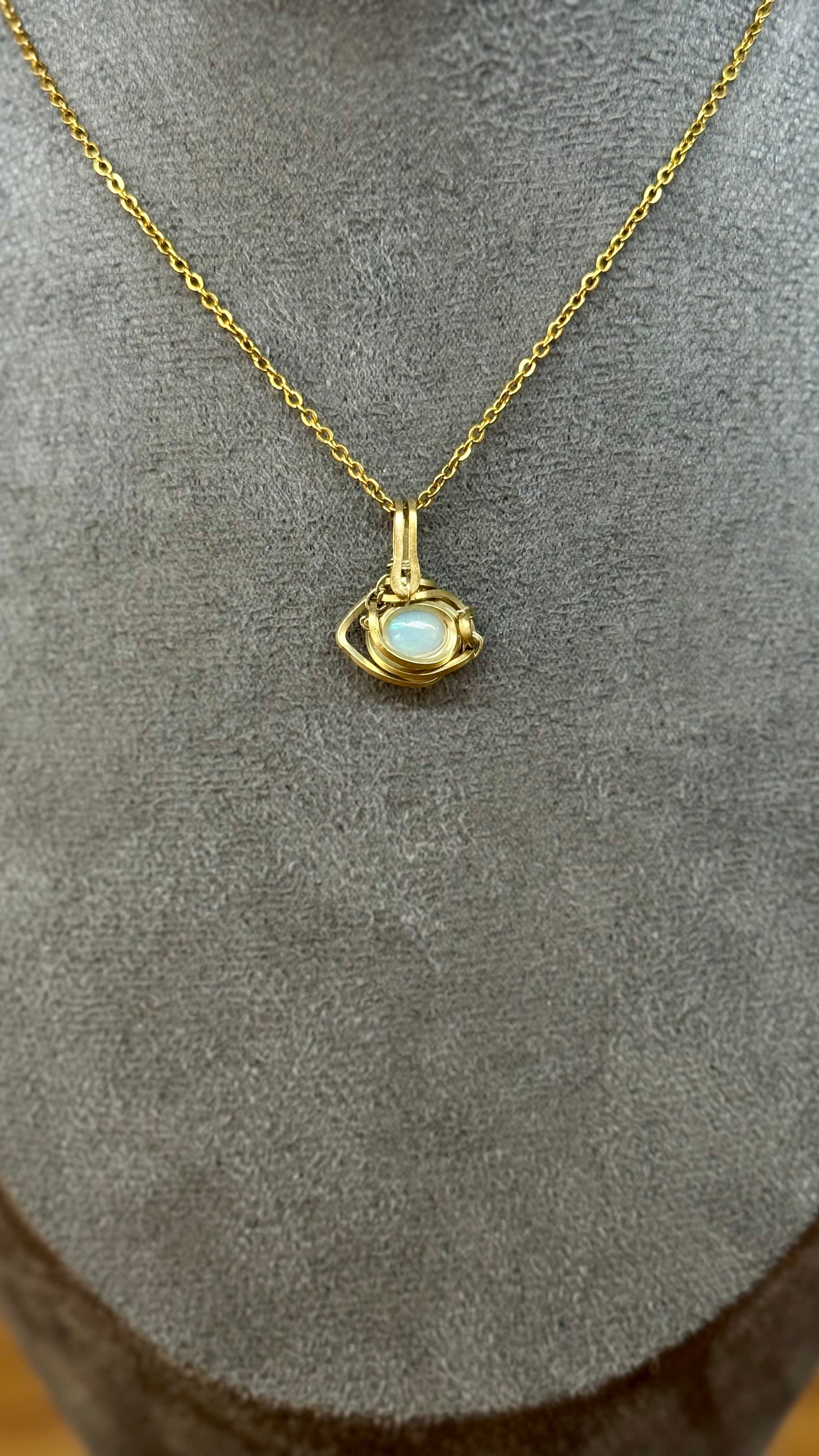 Colgante de ópalo etíope en alpaca