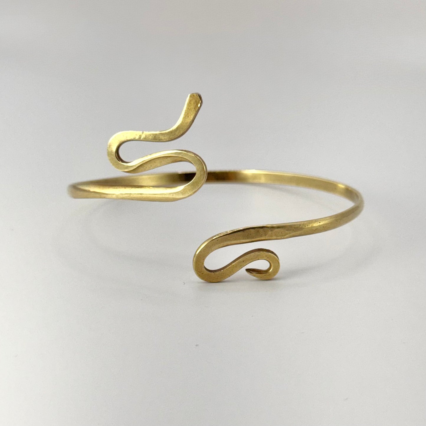 Pulseiras ajustáveis de latão
