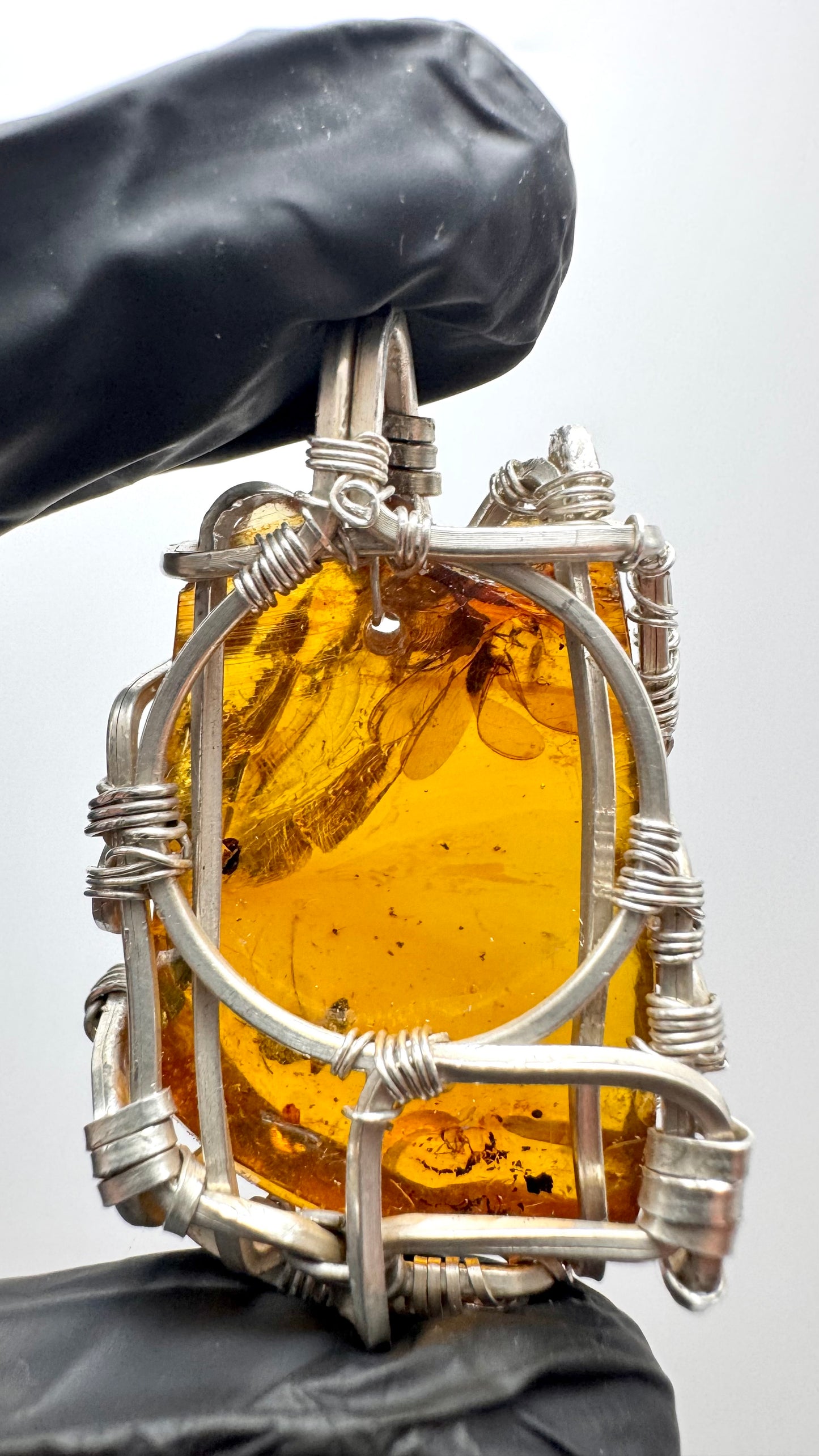 Ámbar con 3 Insectos. Plata wire wrap