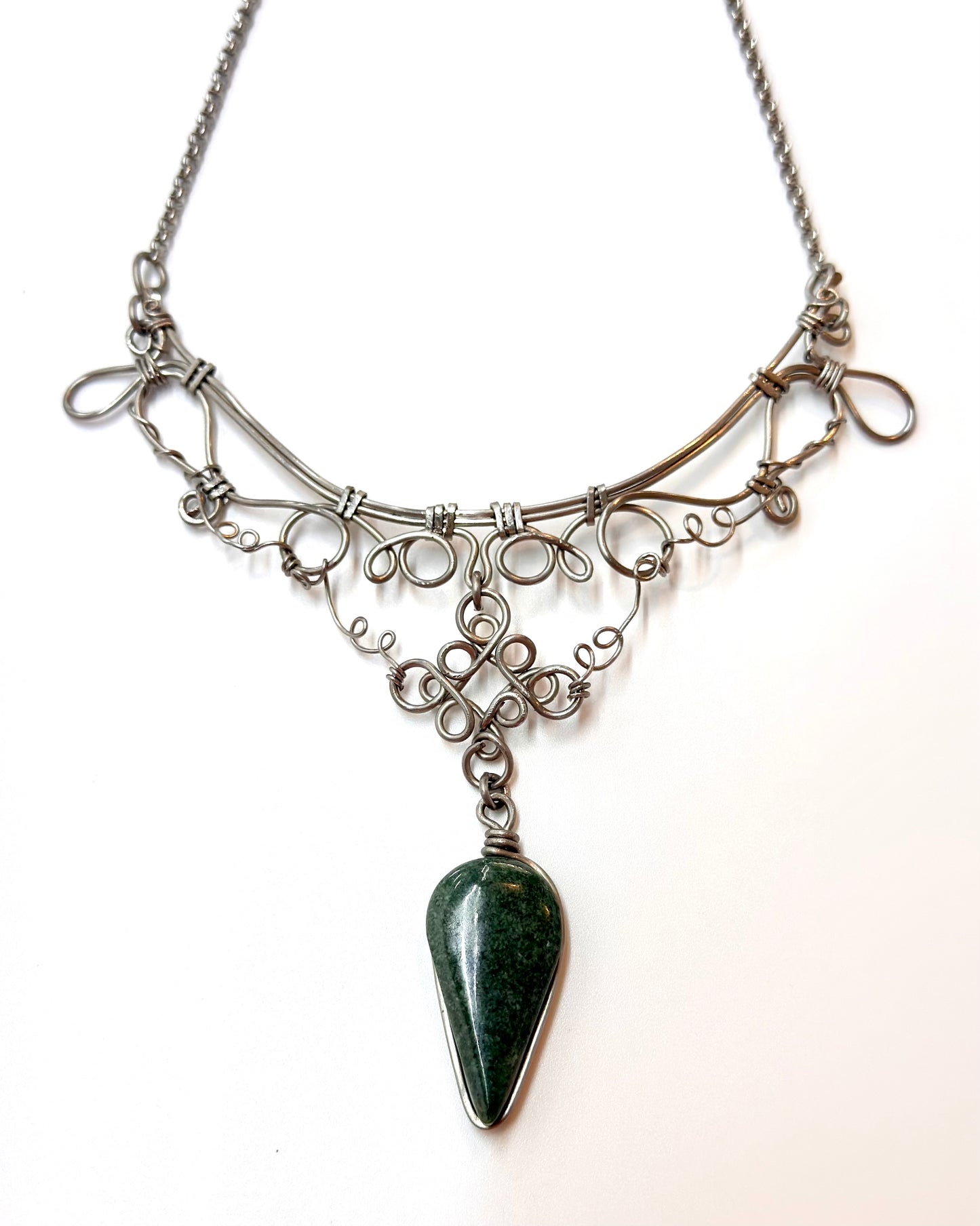 Collier Jaguar en Jade (Jadéite)