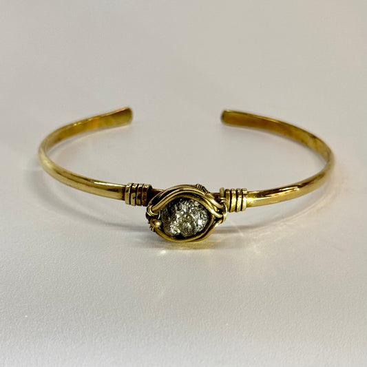 Pulsera de pirita en latón