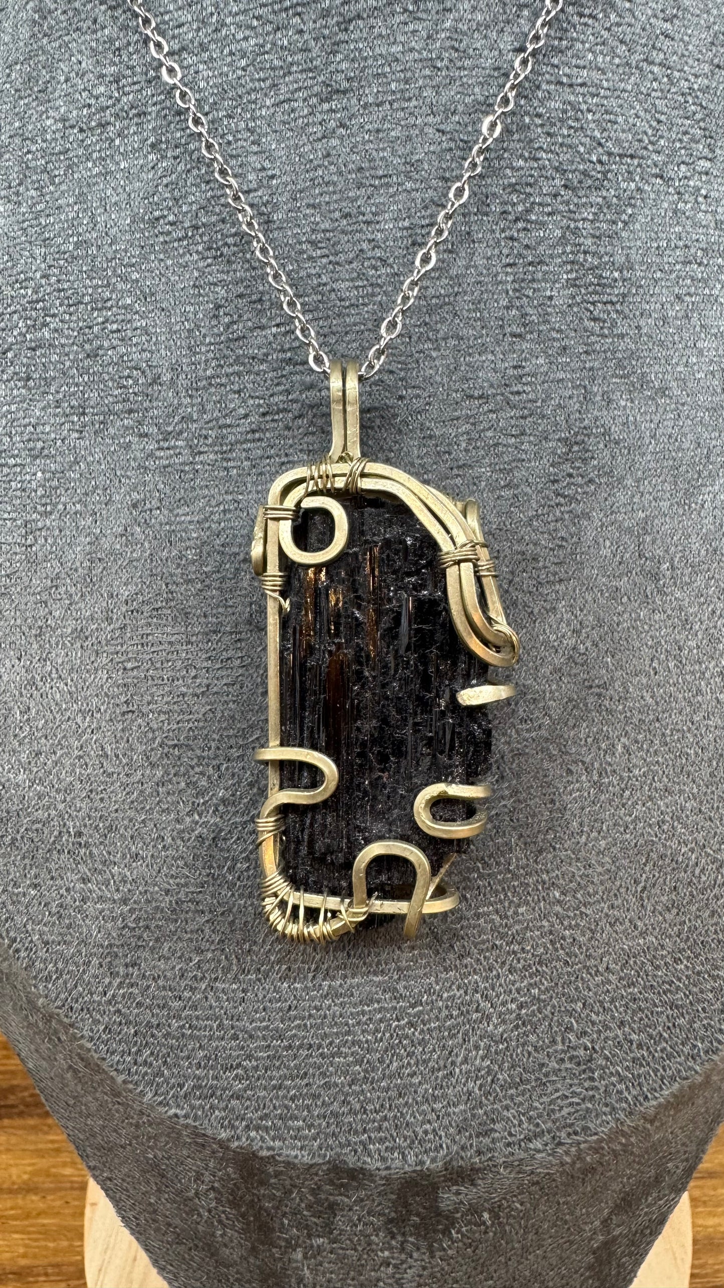 Colgante de Turmalina negra en alpaca