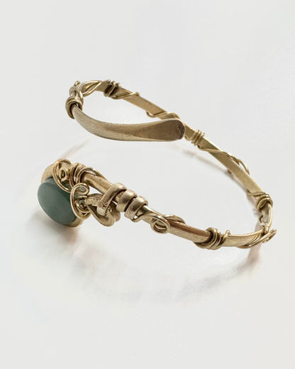 Pulseira de jade azul redonda. Alpaca