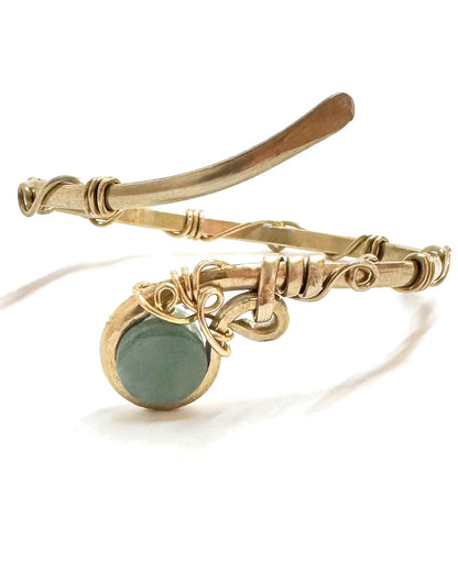 Pulseira de jade azul redonda. Alpaca