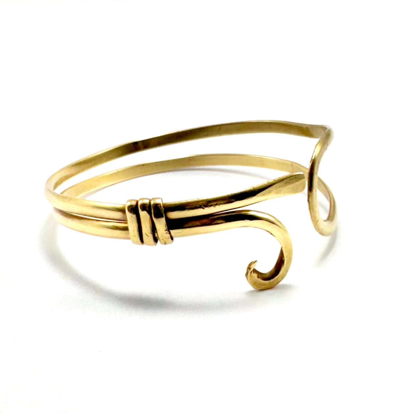 Pulseras de latón ajustables