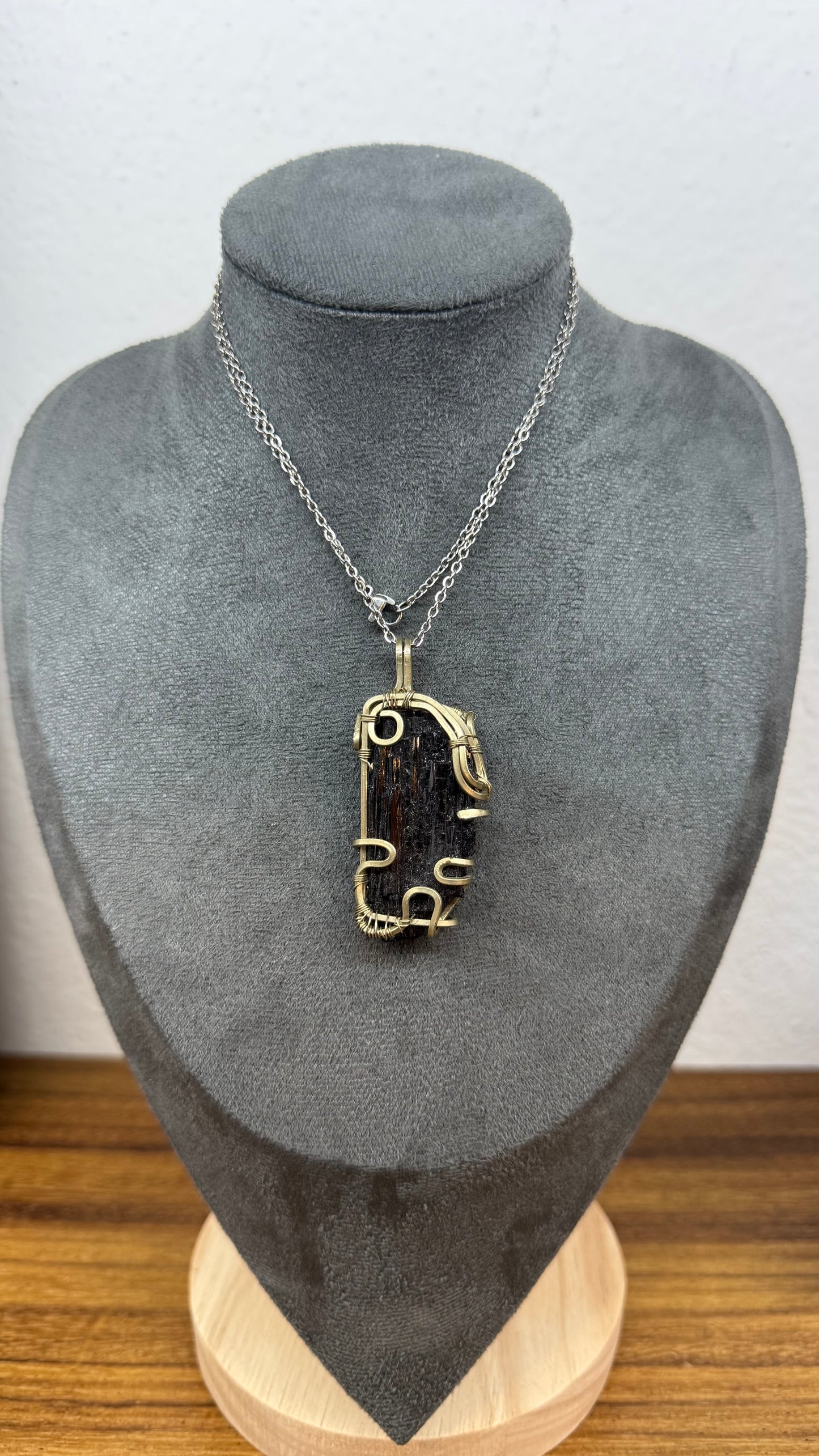 Colgante de Turmalina negra en alpaca