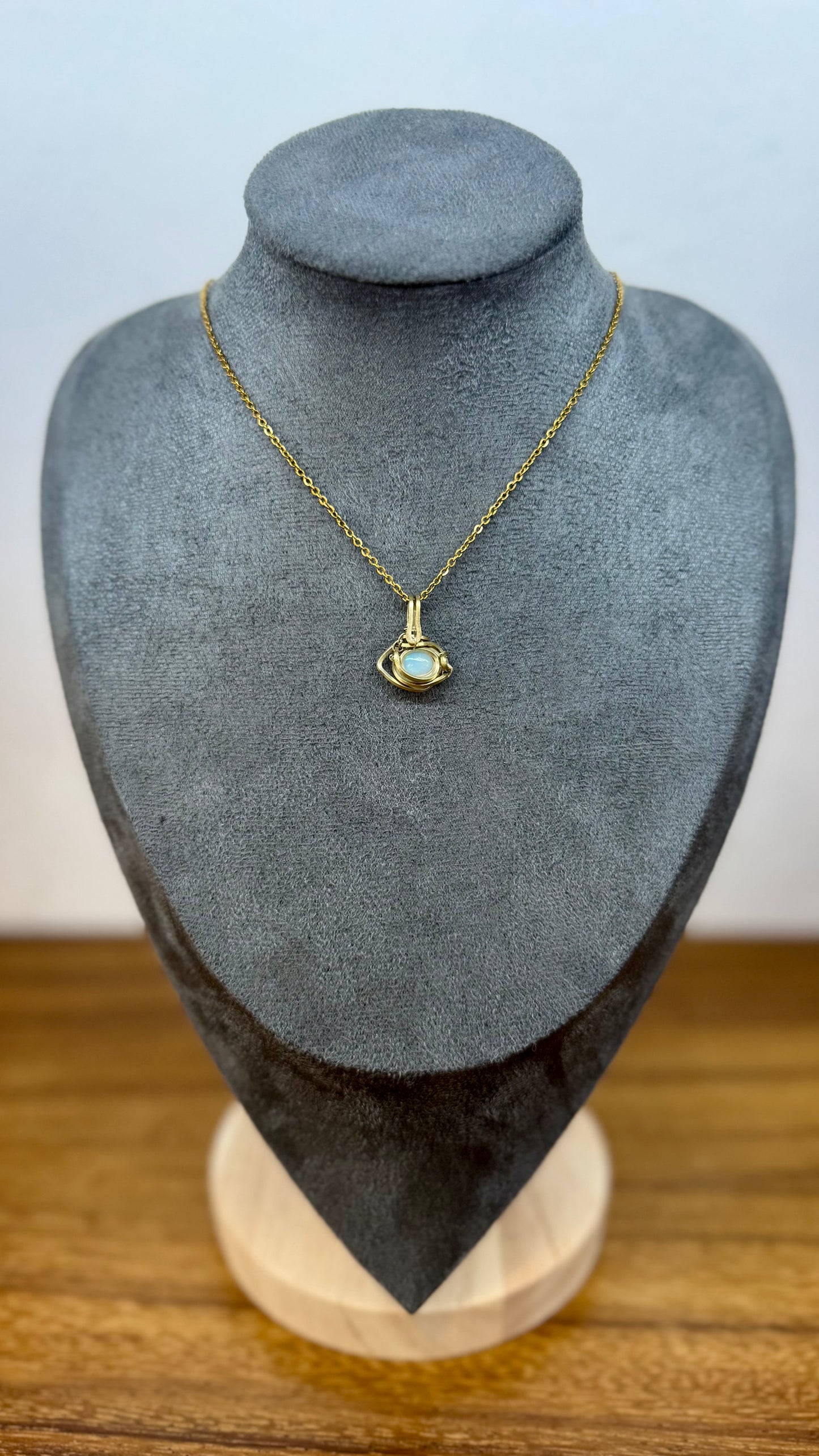 Colgante de ópalo etíope en alpaca