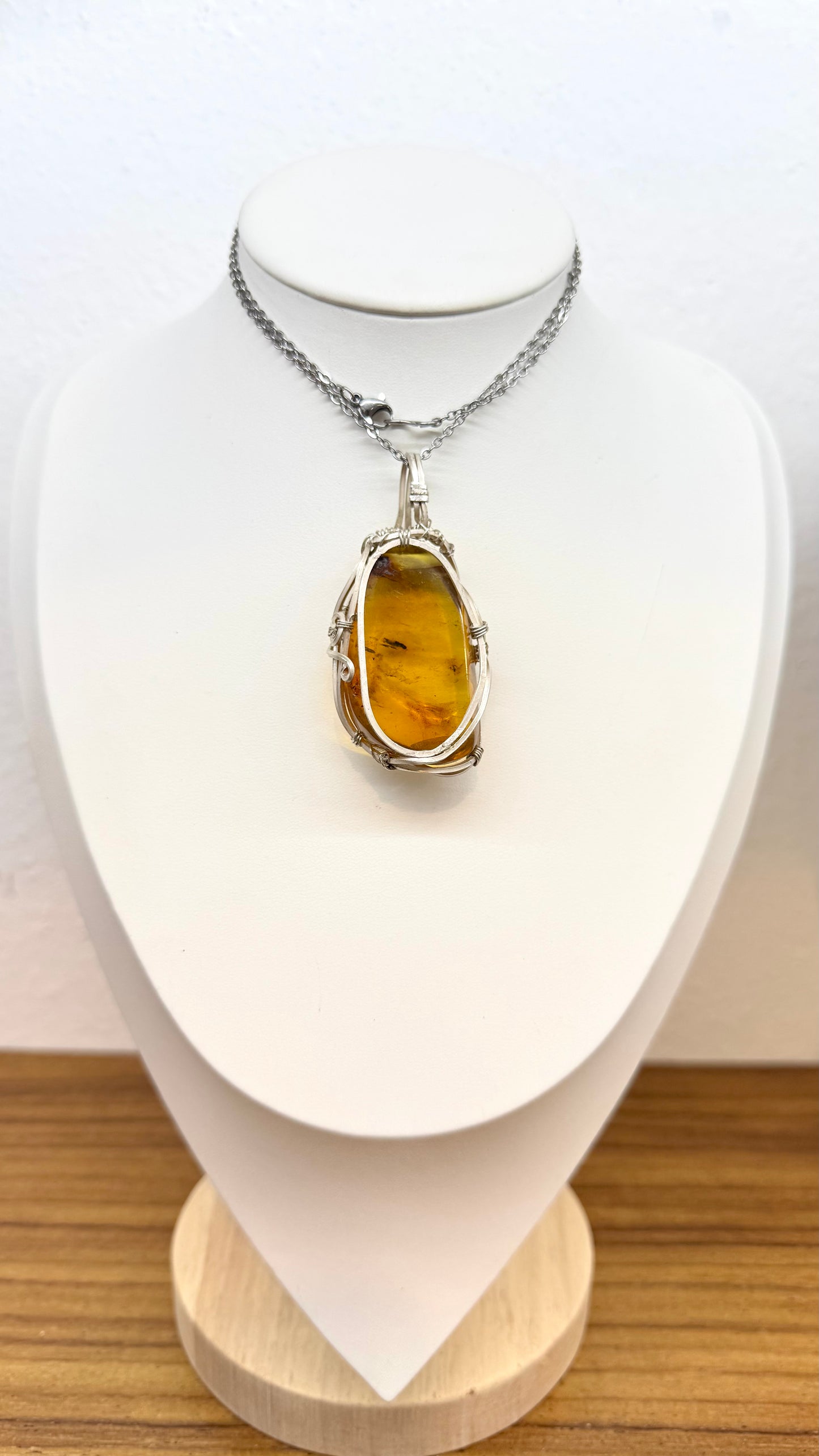 Colgante de ámbar en plata 950
