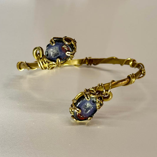 Brass bracelet with two geodes