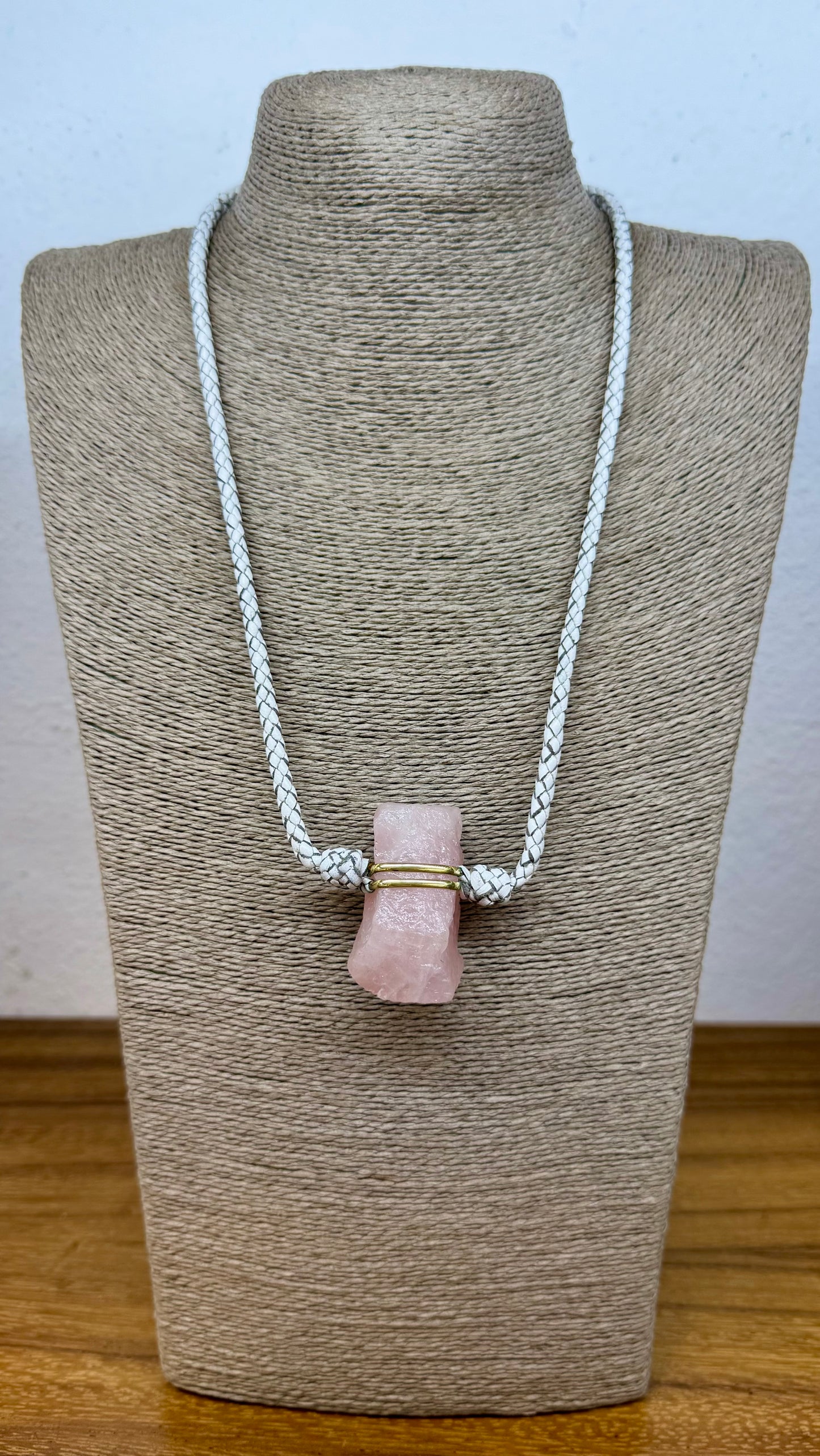 Collar de Cuarzo Rosa en bruto