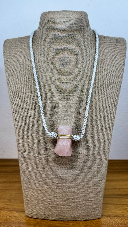 原石ローズクォーツのネックレス