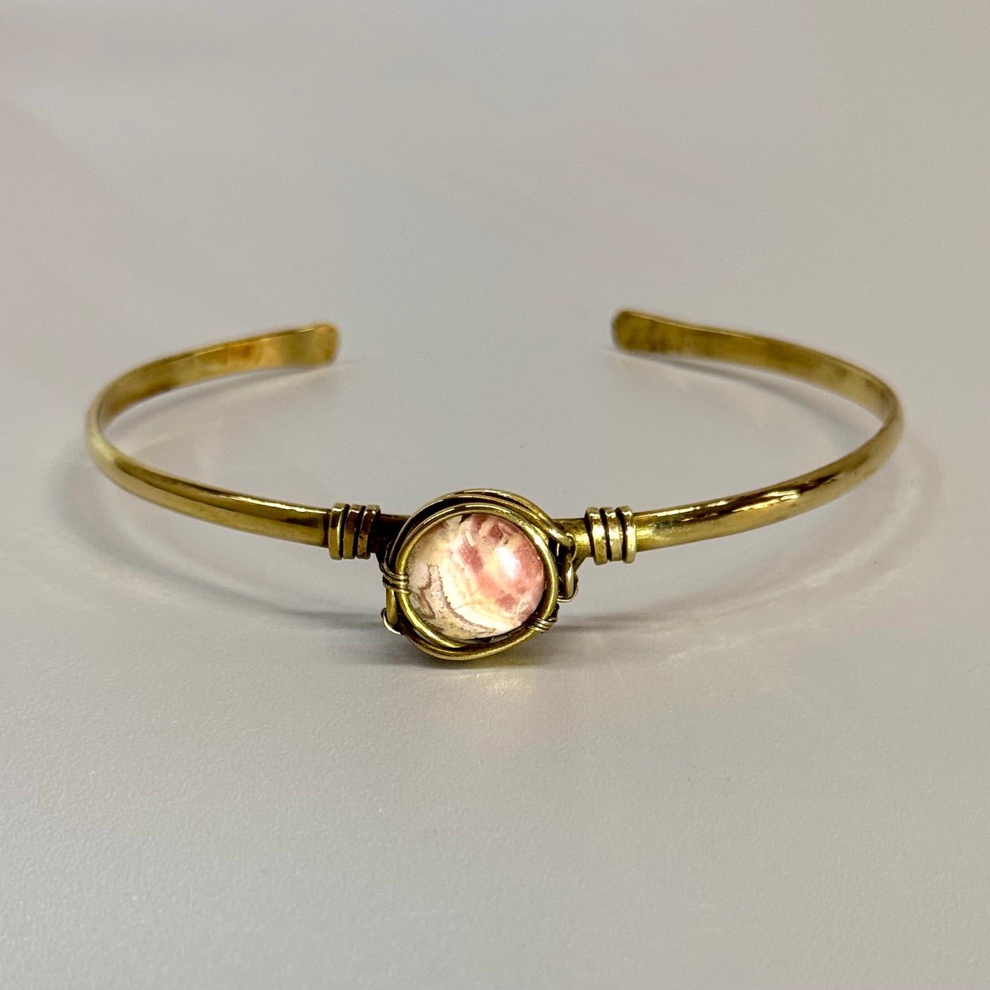 Bracelet en laiton en rhodochrosite