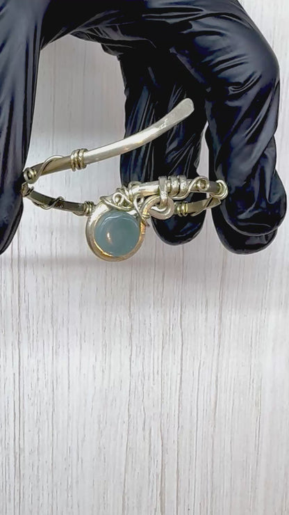 Pulseira de jade azul redonda. Alpaca